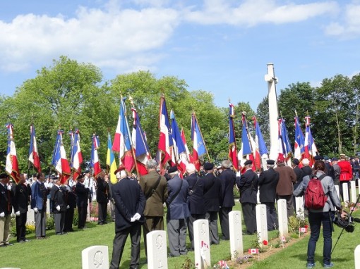 soldiers flags at cemetery